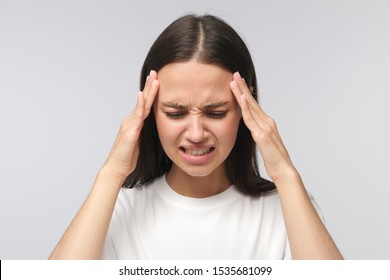 Upset Unhappy Young Woman Squeezing Head Stock Photo 1535681099 ...