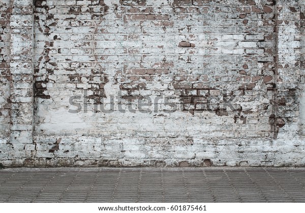 都市の背景 白い廃墟の産業用レンガの壁 コピー用スペース の写真素材 今すぐ編集