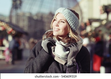 225,389 Model Wearing Jacket Images, Stock Photos & Vectors | Shutterstock