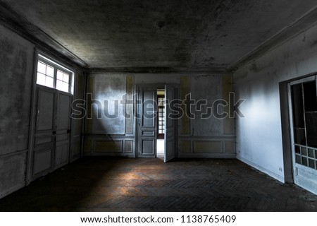 URBEX - Scary room with door half open and few light