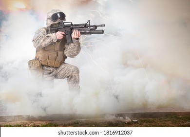 US ARMY Soldier Firing M4 Carbine