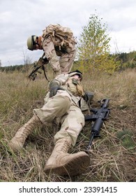 US Marines: Soldier Evacuating His Wounded Mate