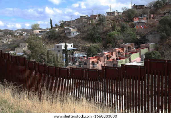 US Mexican Border in\
Arizona