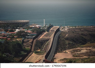 Us - Mexican  Border(Tijuana / San Diego)	