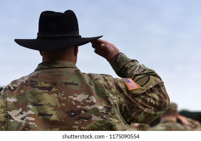 US Soldiers Giving Salute. US Army. US Troops