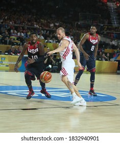 USA Basketball National Team, August 31, 2014 FIBA World Basketball Championship In Turkey - US Match Kyrie Irving (10), Sinan Güler (5), Rudy Gay (8) Is Struggling.