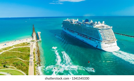 USA. FLORIDA. MIAMI BEACH 2019: Cruise ship Norwegian Bliss entrance to Atlantic ocean. 