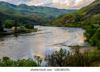 USA, Idaho, Columbia River Basin, Snake River Basin, Salmon River Canyon (tributary To Snake River), Between Grangeville And Riggins