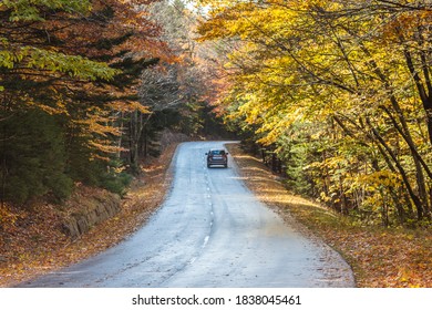 USA, Maine, Mt. Desert Island. Acadia National Park Road.