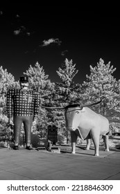 USA, Minnesota, Bemidji. Paul Bunyan And Babe The Blue Ox