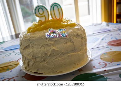 USA, Oregon, Keizer, 90th Birthday Cake.