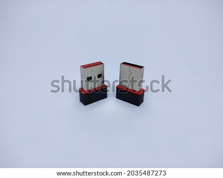 USB dongle bluetooth or mini bluetooth receiver, is used for wireless connection.
