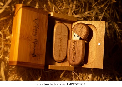 USB Flash Drive Wood In A Box. With Laser Engraving 