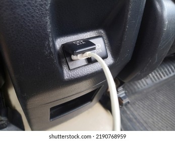 USB Type C Battery Charger In The Car Back Seat