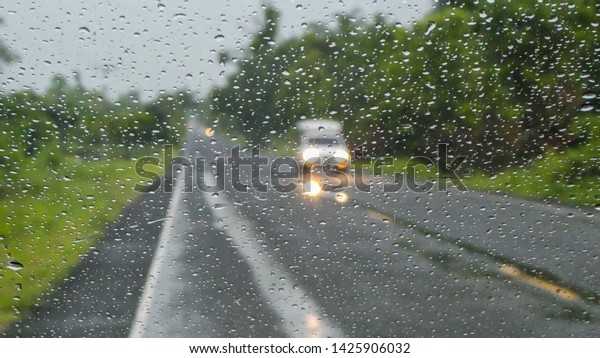 The use of cars in the\
rainy season