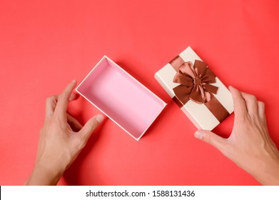 Use A Hand To Open The Gift Box. Valentines Gift Box.