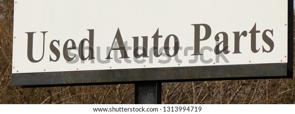 Used auto parts\
sign