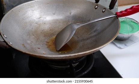 Used Cooking Oil In A Frying Pan.