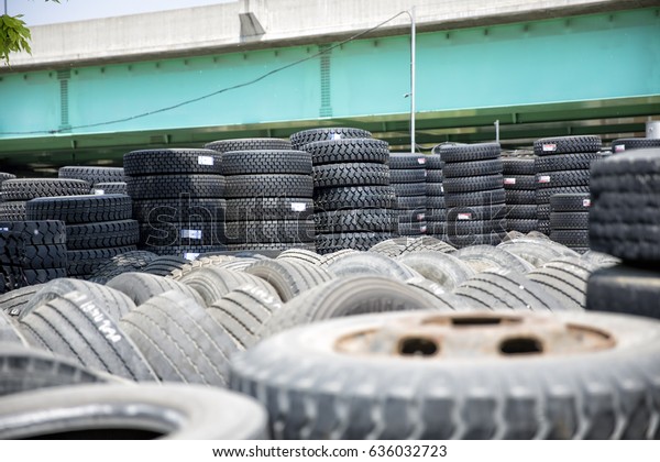 Used tires and new tires\
on display