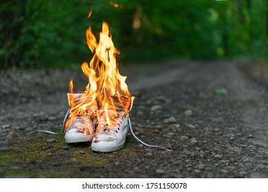 257 Running shoe with flames Images, Stock Photos & Vectors | Shutterstock