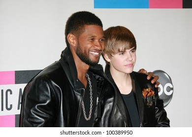 Usher, Justin Bieber  At The 2010 American Music Awards Press Room, Nokia Theater, Los Angeles, CA. 11-21-10