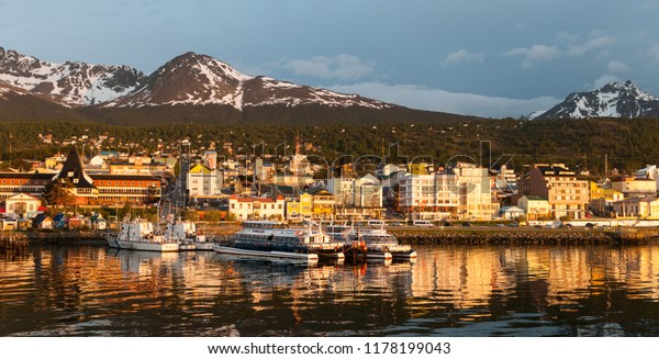 Cuaderno Gallo Excepcional Panorama de la ciudad noruega de Foto de stock 1091127398 | Shutterstock