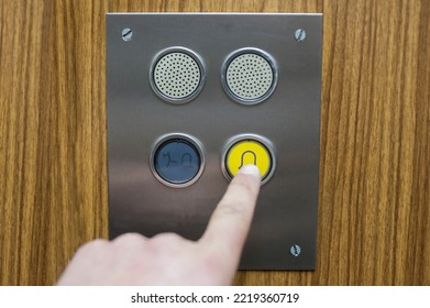 Using the emergency call button in an ool elevator. Obsolete elevator maintenance concept