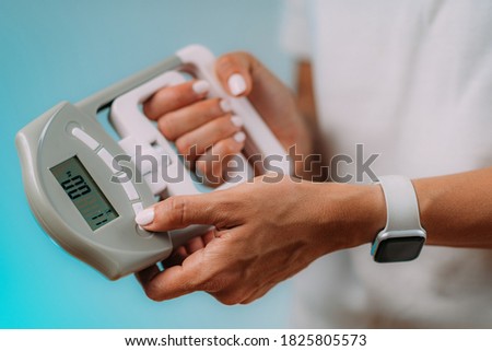 Using Hand Dynamometer for Grip Strength Test 