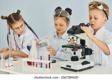 961 Child using microscope Images, Stock Photos & Vectors | Shutterstock