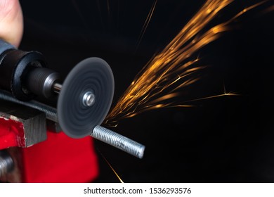 Using A Rotary Tool To Cut Metal Products