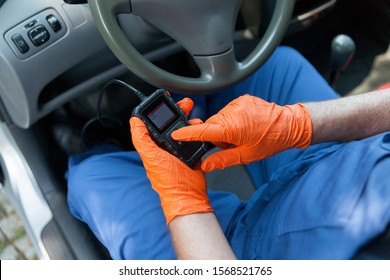 Using a scan tool for auto repair diagnostics and check engine