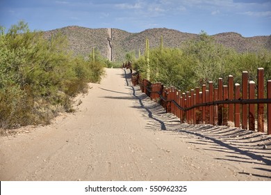 US-Mexican border in Arizona close to highway 85, captured in September 2016