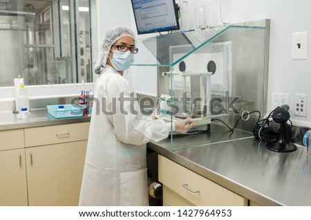 USP 800 Compounding pharmacy during business hours