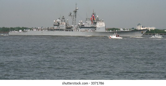 USS San Jacinto CG-56 In New York Harbor On May 23, 2007 During Fleet Week