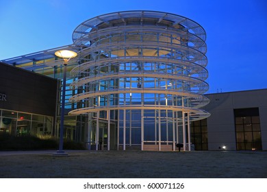 UT DALLAS VISITOR CENTER MARCH 2017: Established 1961 As Graduate Southwest Research Center And A Research Arm Of Texas Instruments, The Facility Became The University Of Texas At Dallas In 1969.