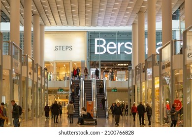 crocs eaton centre