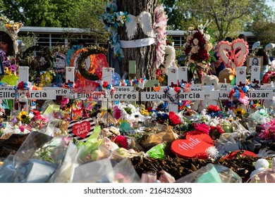 Uvalde, TexasUnited States - June 5, 2022: Texans Visit The Memorial At Robb Elementary School Dedicated To The Victims Of The May Shooting In Uvalde, Texas. 