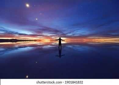 ウユニ塩湖 夜 の写真素材 画像 写真 Shutterstock