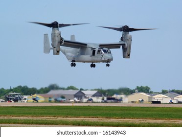 V22 Osprey Doing A Demonstration At An Airshow.