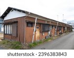 A vacant one-story house where no one lives