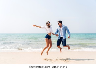 227,138 Girlfriends on vacation Images, Stock Photos & Vectors ...