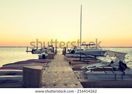 Similar – Yachten und Boote, die in einem Hafen liegen.