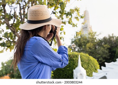 Vaccinated South American Woman Traveler Taking Travel Photo, Concept Of Summer Vacation In Reopened International Tourism Business, Asian Travel Destination In Post Pandemic World