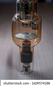 Vacuum Glass Ampoule Of An X-ray Tube