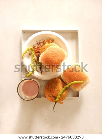 Vada Pav Chutney with fried chilli and Tea 