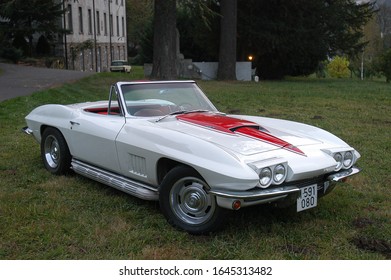 Val D'Aran, Lleida, Spain. 11/23/2007. 
Corvette Was Designed By Larry Shinoda. Its Production Began In 1963 And Ended In 1967 By Introducing A New Name, 