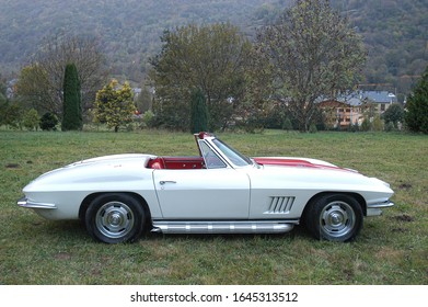 Val D'Aran, Lleida, Spain. 11/23/2007. 
Corvette Was Designed By Larry Shinoda. Its Production Began In 1963 And Ended In 1967 By Introducing A New Name, 