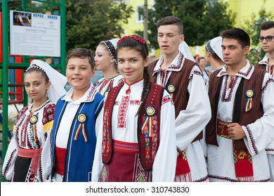 Valeni Moldova August 222015 Group People Stock Photo 310743830 ...