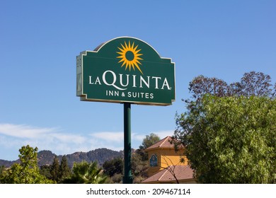 VALENICA, CA/USA - AUGUST 5, 2014: La Quinta Inn And Suites Motel. La Quinta Inn Is A Chain Of Limited Service Hotels In The United States, Canada And Mexico.