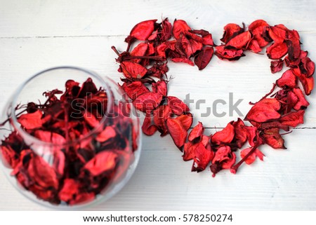 Valentine's day (14 February), International Women's Day (8 March), the day the mother and other holiday: Dry petals in the form of heart